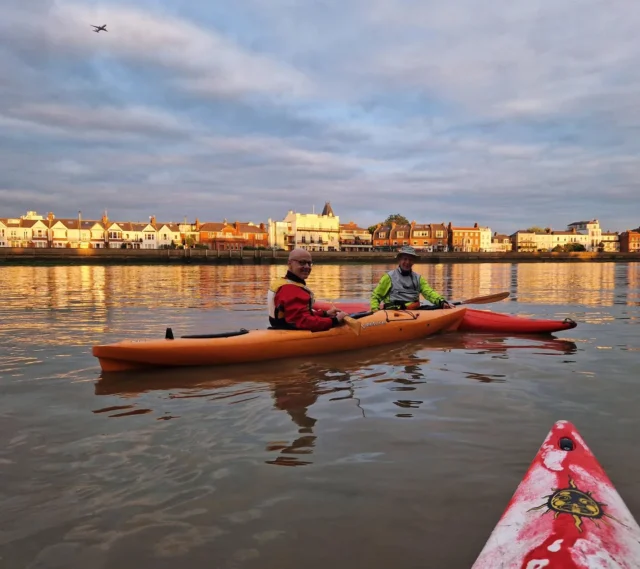 Beautiful light on the river last night! 

#kayakthames #gopaddling #paddleuk #London