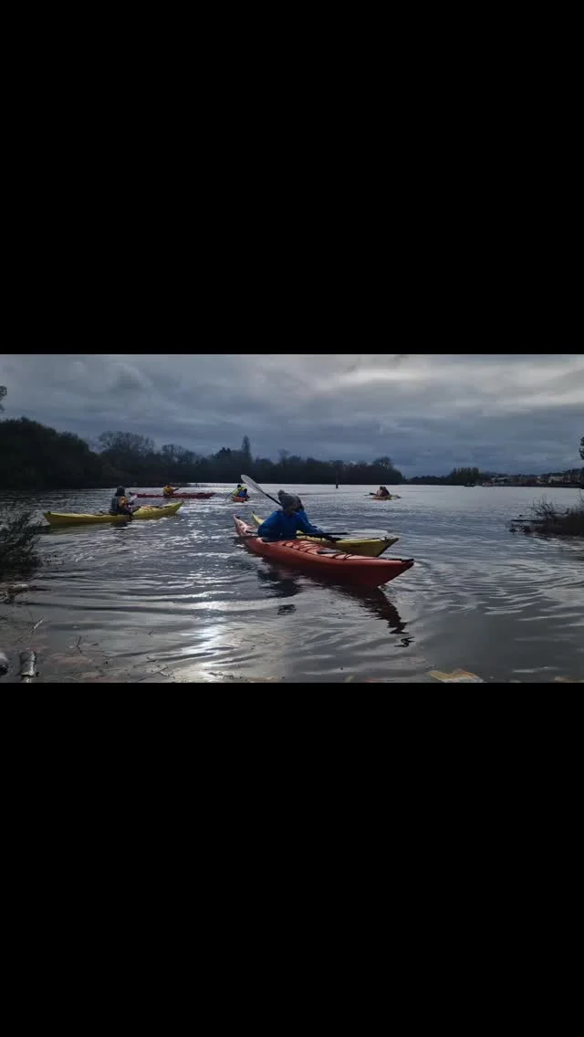 Another great sea-kayak skills session led by Elaine today! 
Our members smashed it - practising edging, bracing, contact tows, ferry glides, and breaking out of eddies.
Strong paddling, great teamwork, and big smiles all round! 

#gopaddling #paddleuk #kayakthames #seakayaks #kayaklife #kayaktraining #kayakskills #paddlelife  #paddleon #britishcanoeing #kayakcommunity #Thames #kayakpractice