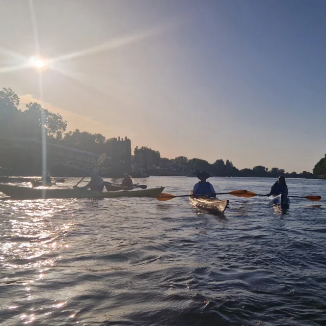 Lovely evening paddle last night. Thanks to Sarah for leading, to Eric for another delicious cake, and to everyone else for the good company.

#kayaking #Thames #london #eveningpaddle