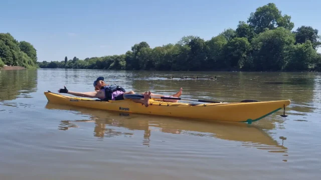 This was definitely one of our most chilled paddles ever. 
Turns out kayaks make pretty decent sun loungers. 😂

#Kayaking @gopaddling #kayakthames #london #SummerVibes @paddleuk